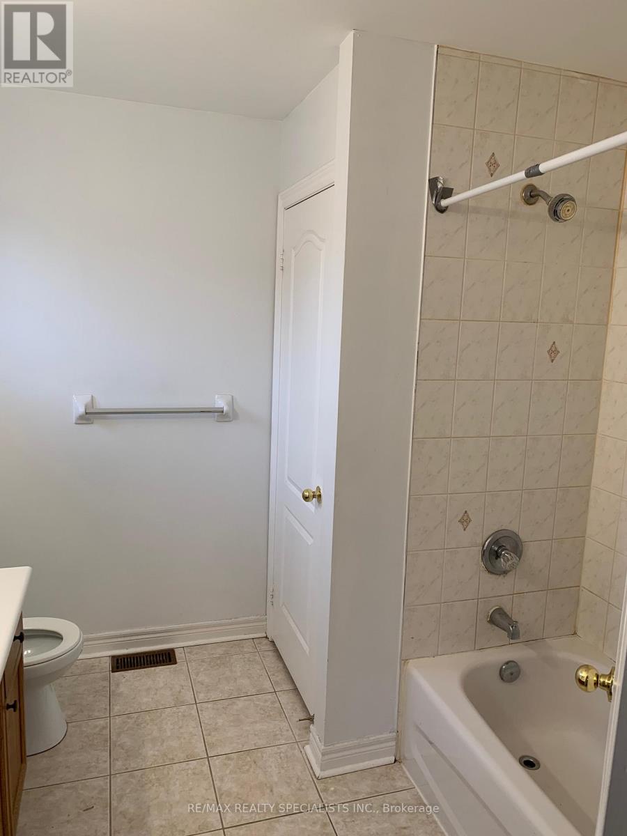 10 Ashmere Road, Brampton, Ontario  L7A 1R3 - Photo 13 - W13804208