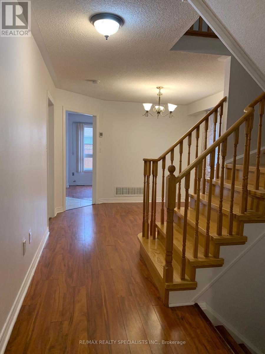 10 Ashmere Road, Brampton, Ontario  L7A 1R3 - Photo 6 - W13804208