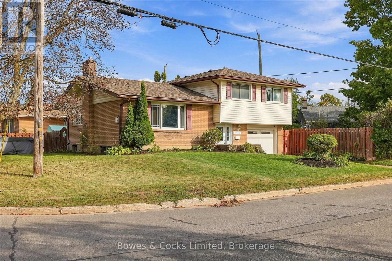 532 Raymond Street, Peterborough, Ontario  K9H 5M9 - Photo 3 - X13817934