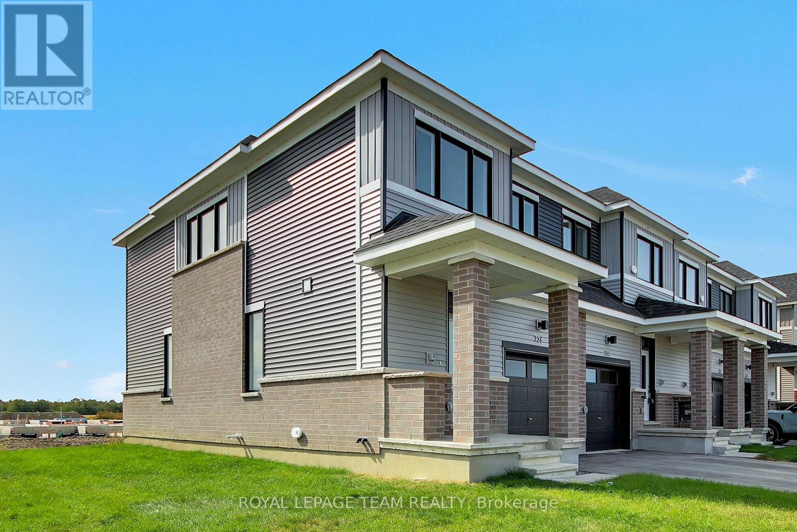 736 HAFLINGER ROW, Ottawa, Ontario