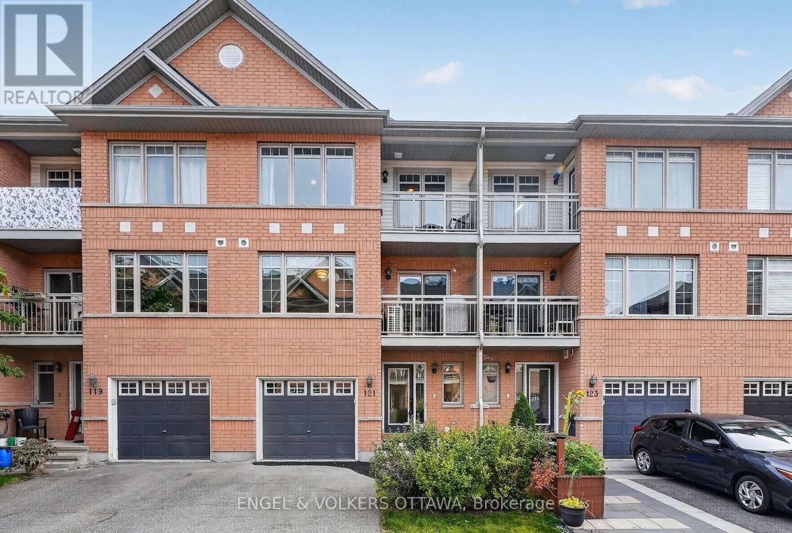 121 Quito Private, Ottawa, Ontario  K2E 0A7 - Photo 1 - X13818130