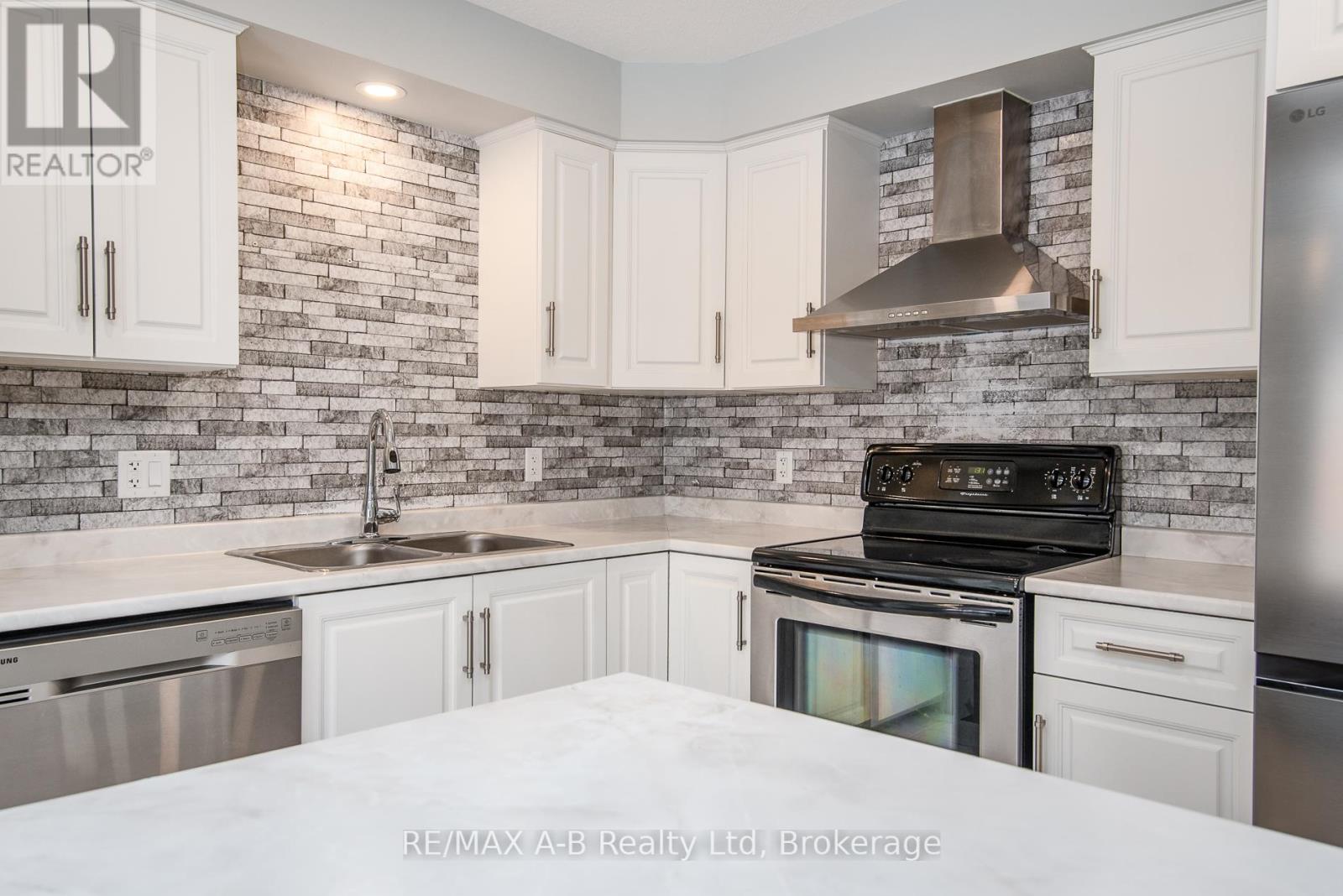 45 Robertson Drive, Stratford, Ontario  N5A 0J6 - Photo 5 - X13751810