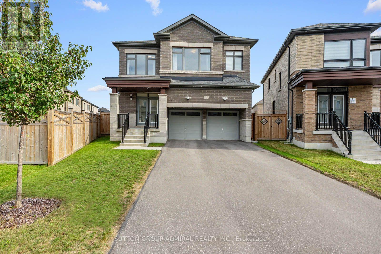 7 PRIORY DRIVE, Whitby, Ontario