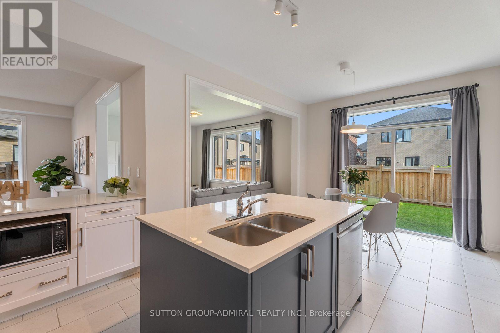 7 Priory Drive, Whitby, Ontario  L1P 0K9 - Photo 19 - E13817780