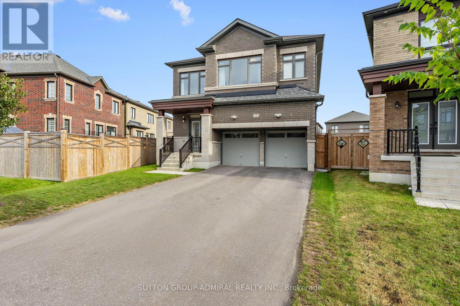 7 Priory Drive, Whitby, Ontario  L1P 0K9 - Photo 2 - E13817780