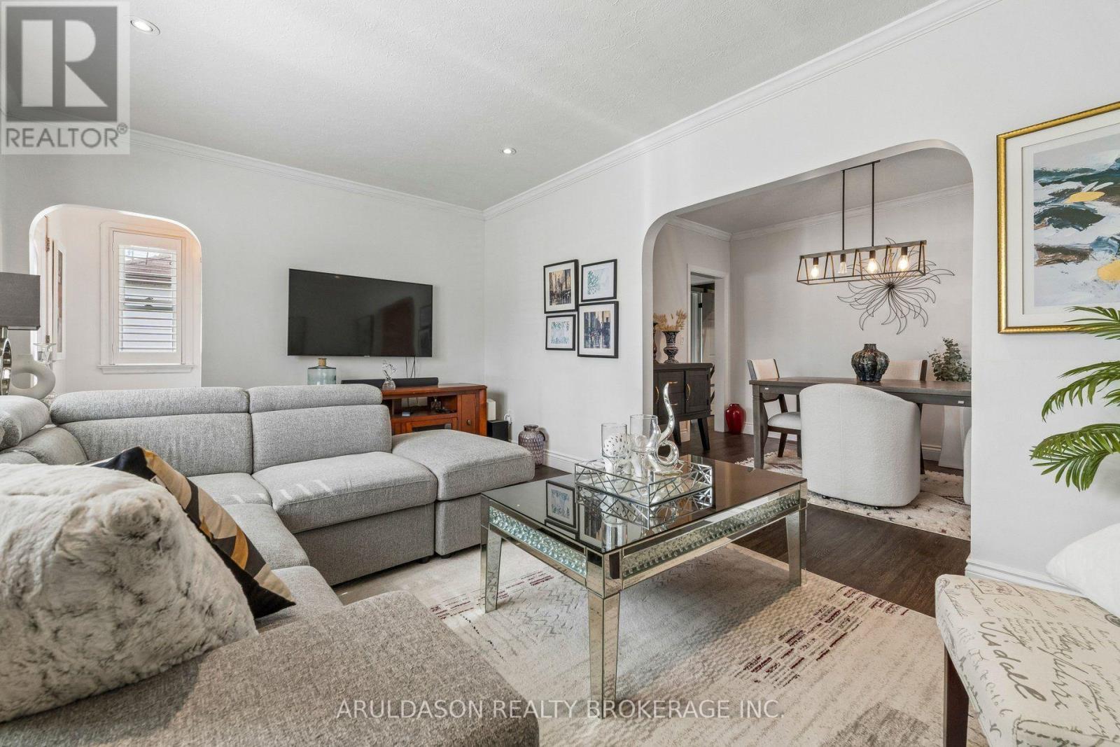 442 Colborne Street E, Oshawa (O'neill), Ontario  L1G 1N2 - Photo 4 - E13818068