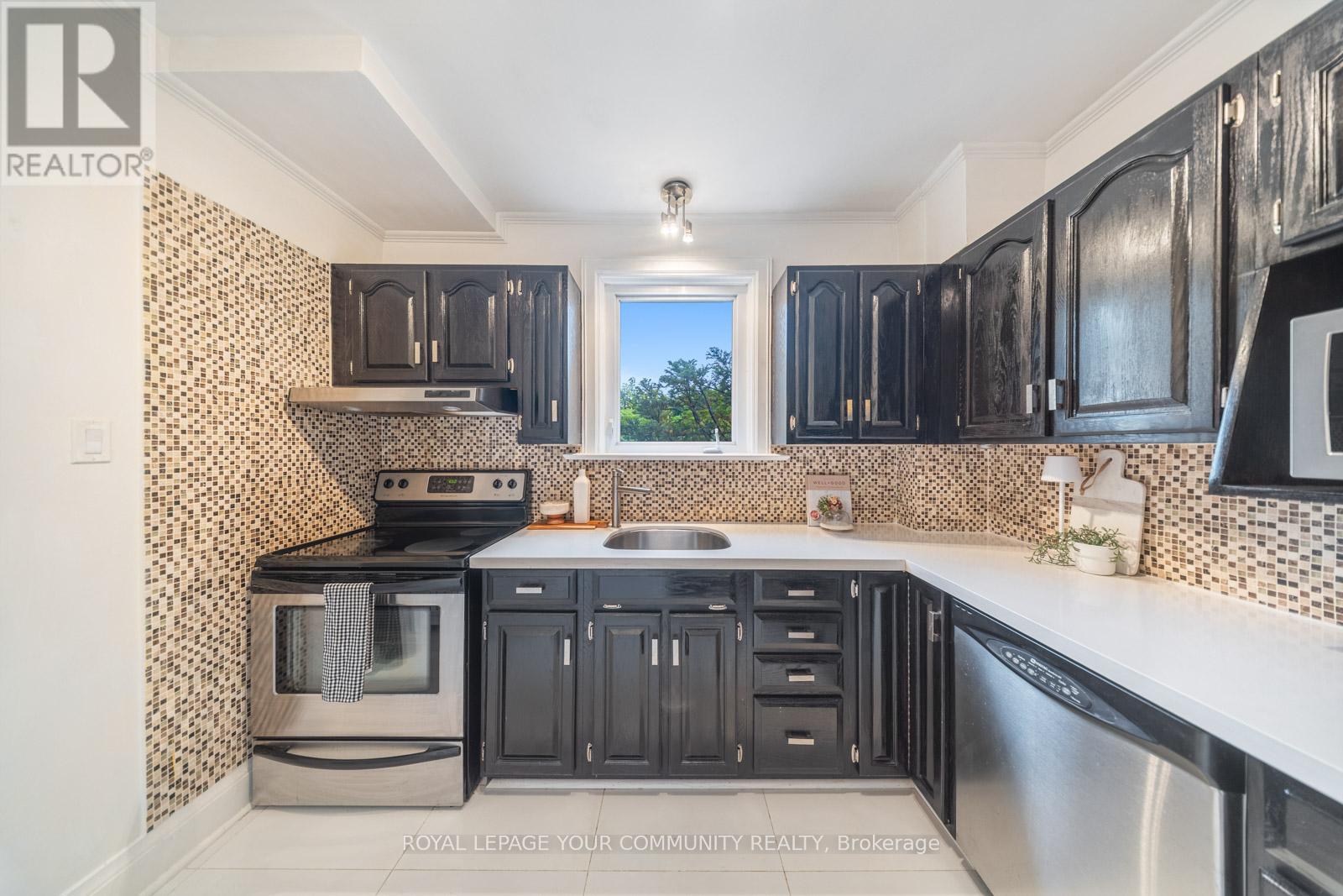 2 Four Oaks Gate, Toronto, Ontario  M4J 2X2 - Photo 18 - E13818124