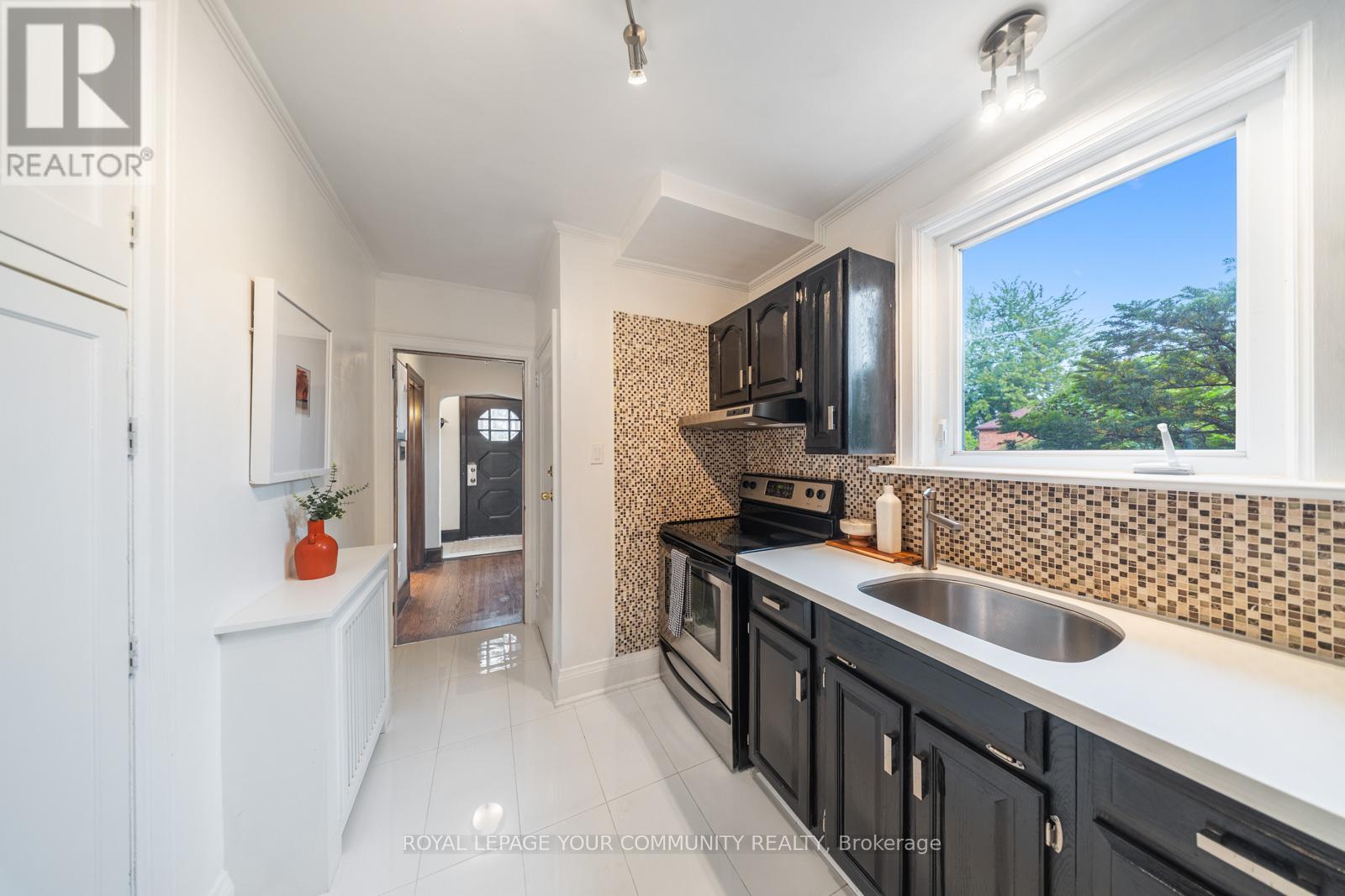 2 Four Oaks Gate, Toronto, Ontario  M4J 2X2 - Photo 19 - E13818124