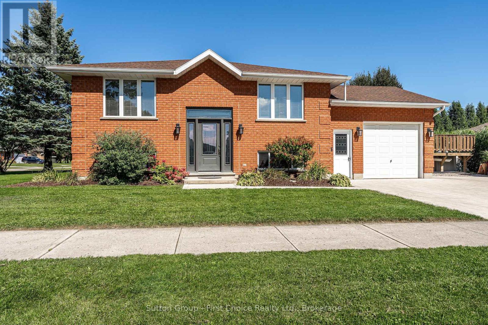 67 Napier Street, West Perth, Ontario N0K 1N0 - Photo 2 - X13817844