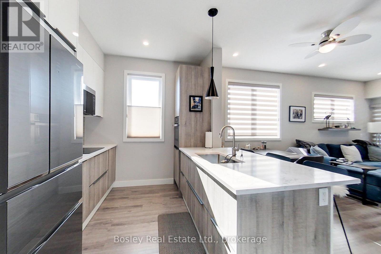 102 - 10 Beausoleil Lane, Blue Mountains, Ontario  L9Y 0V2 - Photo 4 - X13818042