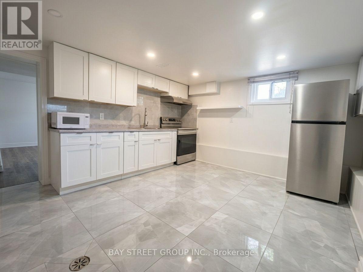 345 Centre Street E, Richmond Hill (Crosby), Ontario  L4C 1B3 - Photo 2 - N13817876