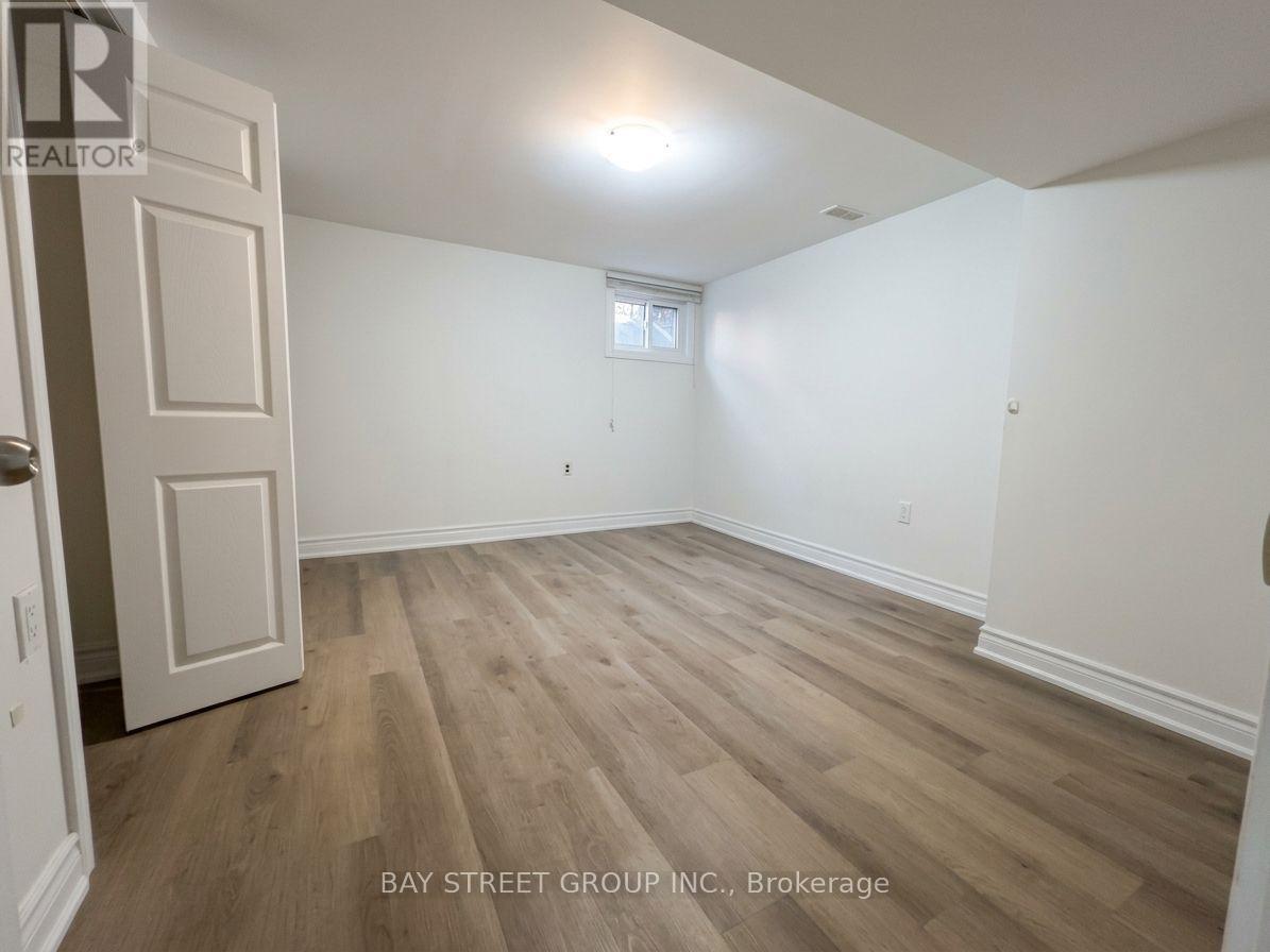 345 Centre Street E, Richmond Hill (Crosby), Ontario  L4C 1B3 - Photo 8 - N13817876
