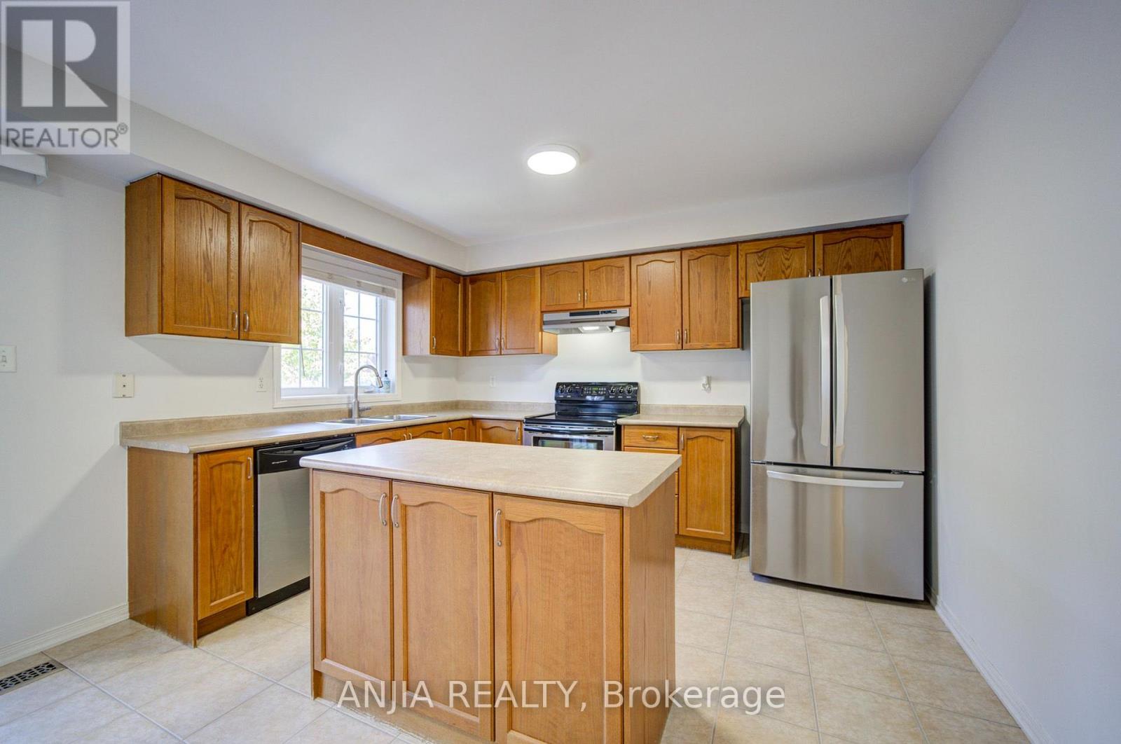 66 Prince Charles Way, Markham, Ontario  L6C 0M7 - Photo 16 - N13817952