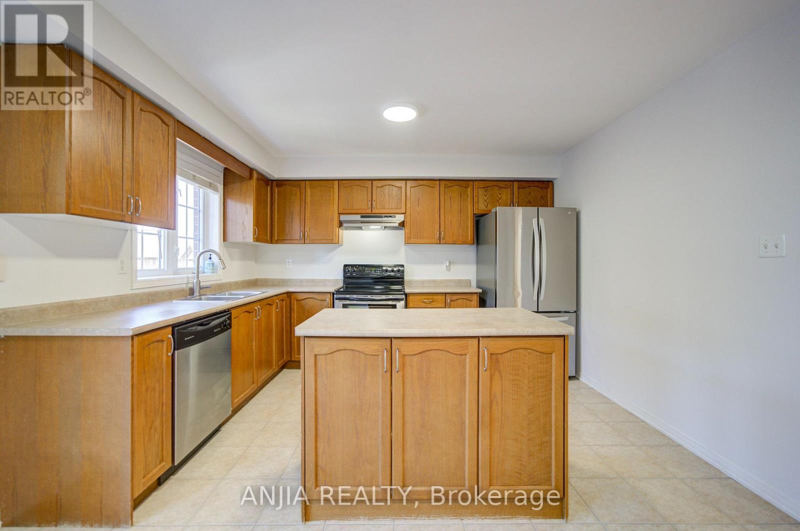 66 Prince Charles Way, Markham, Ontario  L6C 0M7 - Photo 17 - N13817952