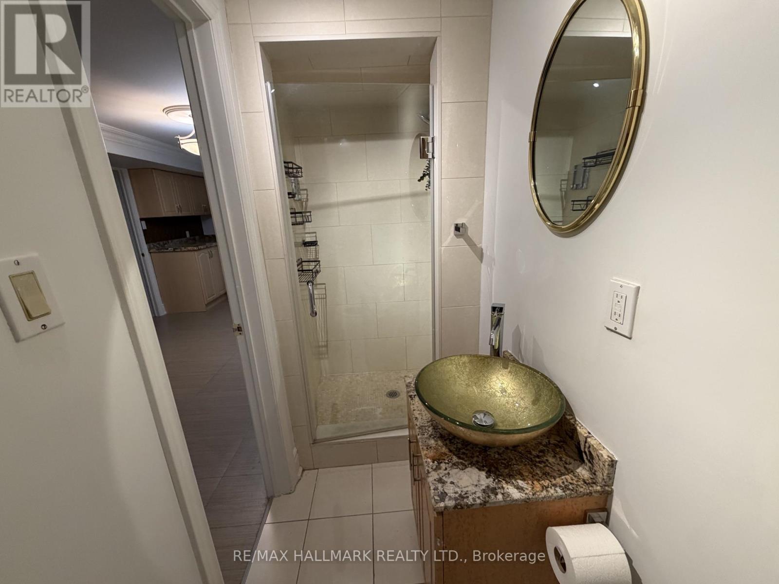 Bsmt - 190 Falstaff Avenue, Toronto, Ontario  M6L 3C3 - Photo 11 - W13817768