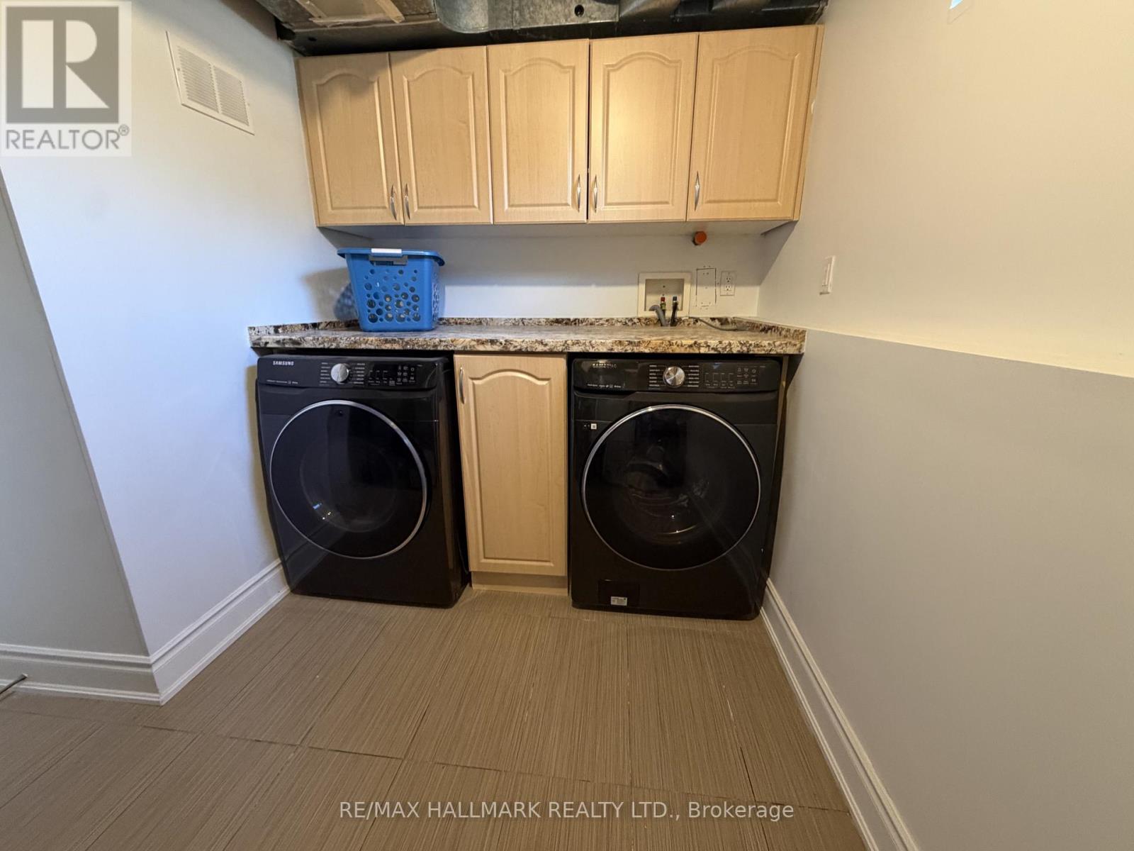 Bsmt - 190 Falstaff Avenue, Toronto, Ontario  M6L 3C3 - Photo 12 - W13817768