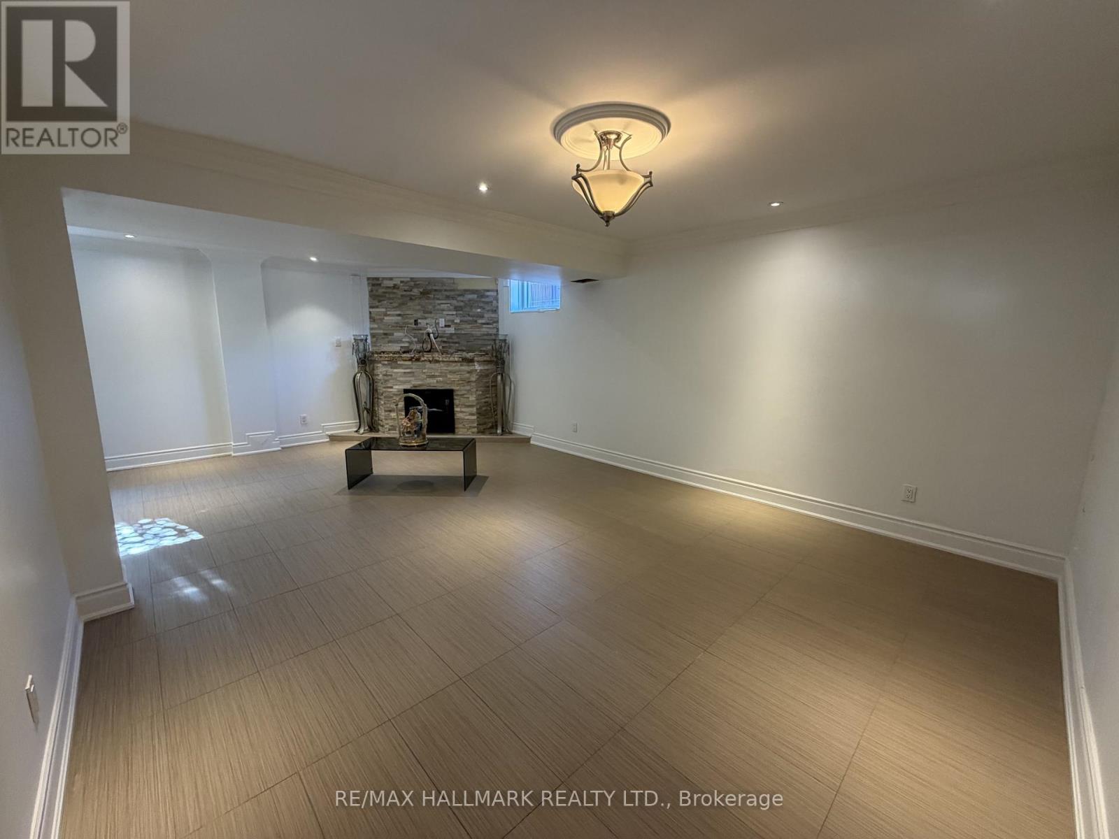 Bsmt - 190 Falstaff Avenue, Toronto, Ontario  M6L 3C3 - Photo 14 - W13817768