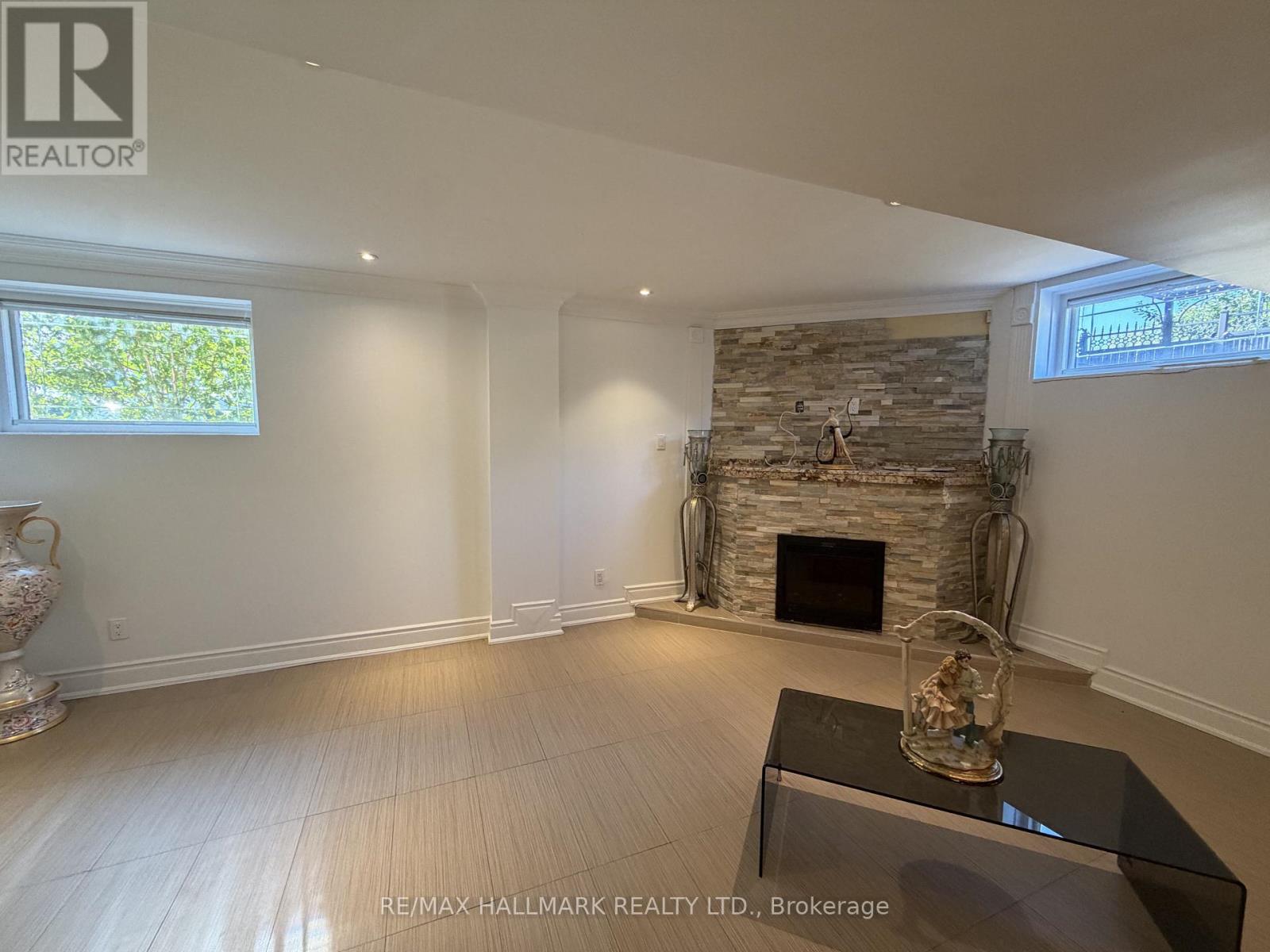 Bsmt - 190 Falstaff Avenue, Toronto, Ontario  M6L 3C3 - Photo 17 - W13817768