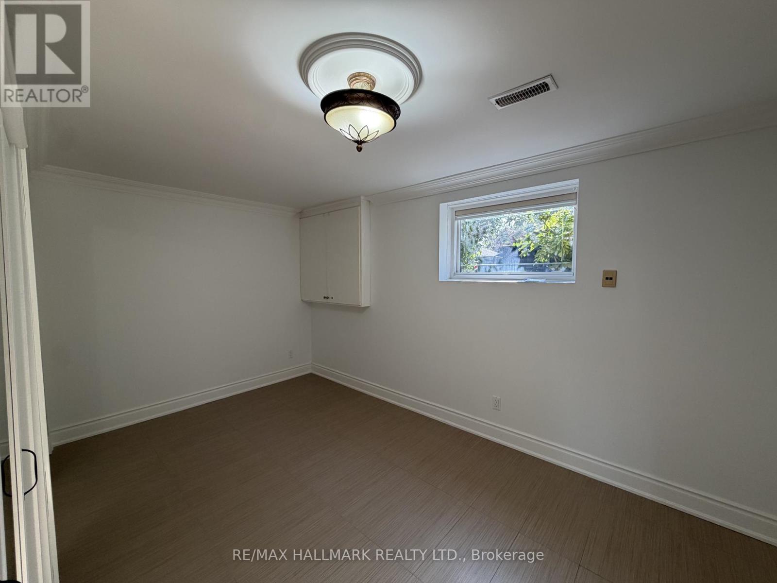 Bsmt - 190 Falstaff Avenue, Toronto, Ontario  M6L 3C3 - Photo 19 - W13817768