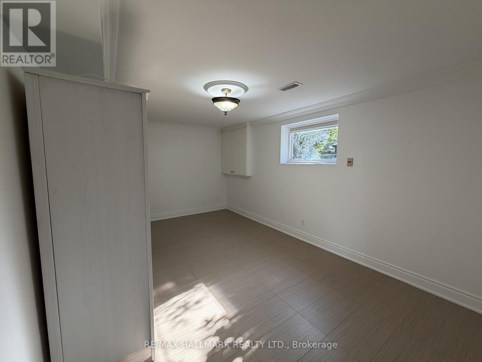 Bsmt - 190 Falstaff Avenue, Toronto, Ontario  M6L 3C3 - Photo 21 - W13817768