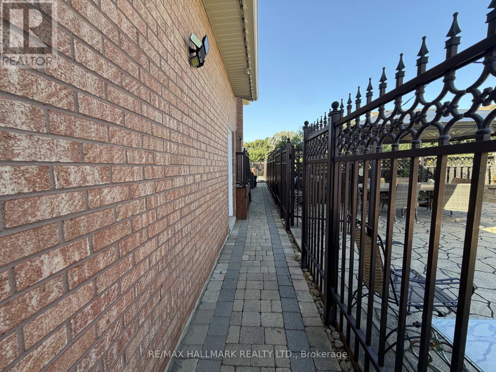 Bsmt - 190 Falstaff Avenue, Toronto, Ontario  M6L 3C3 - Photo 4 - W13817768
