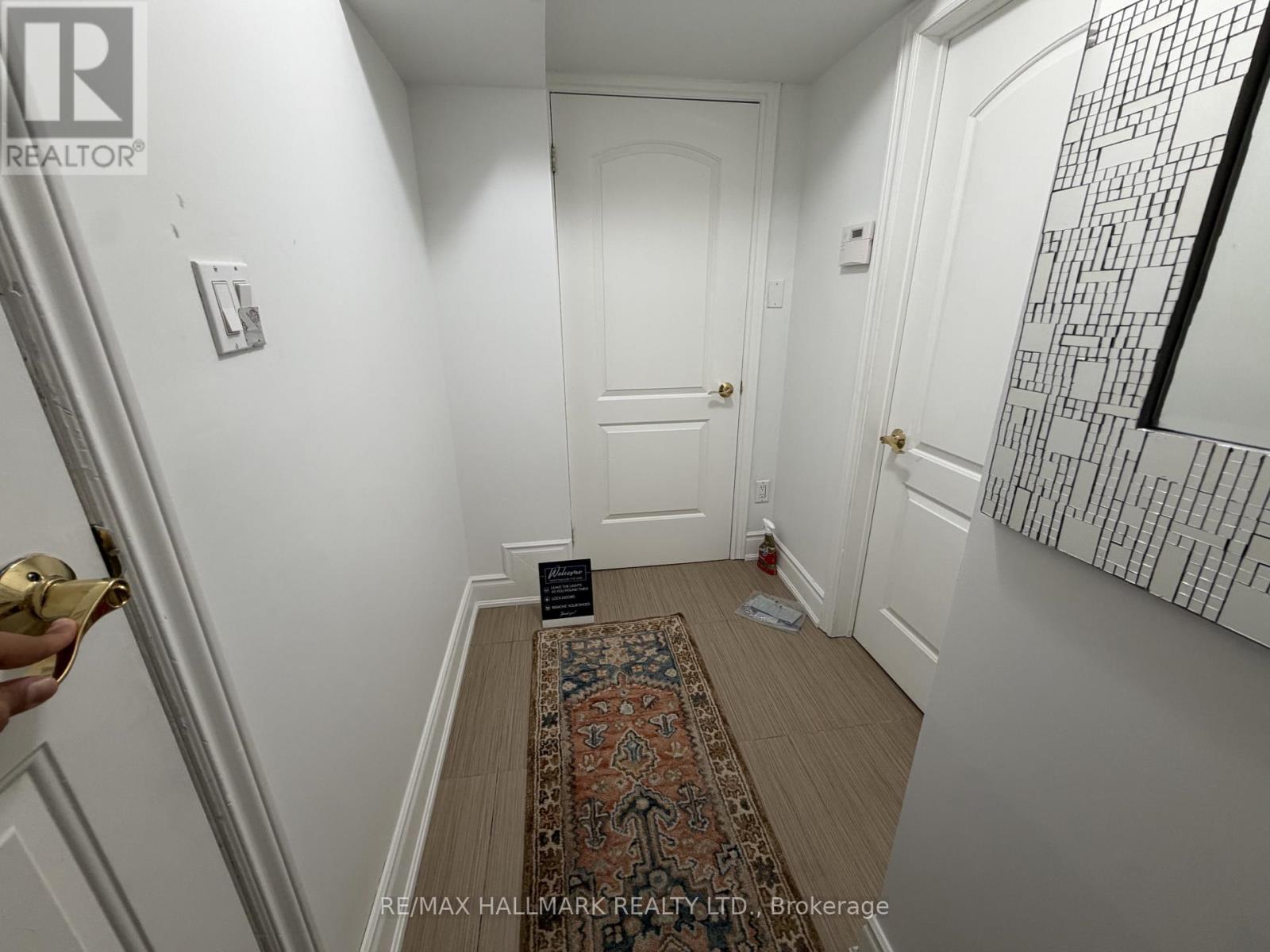 Bsmt - 190 Falstaff Avenue, Toronto, Ontario  M6L 3C3 - Photo 7 - W13817768