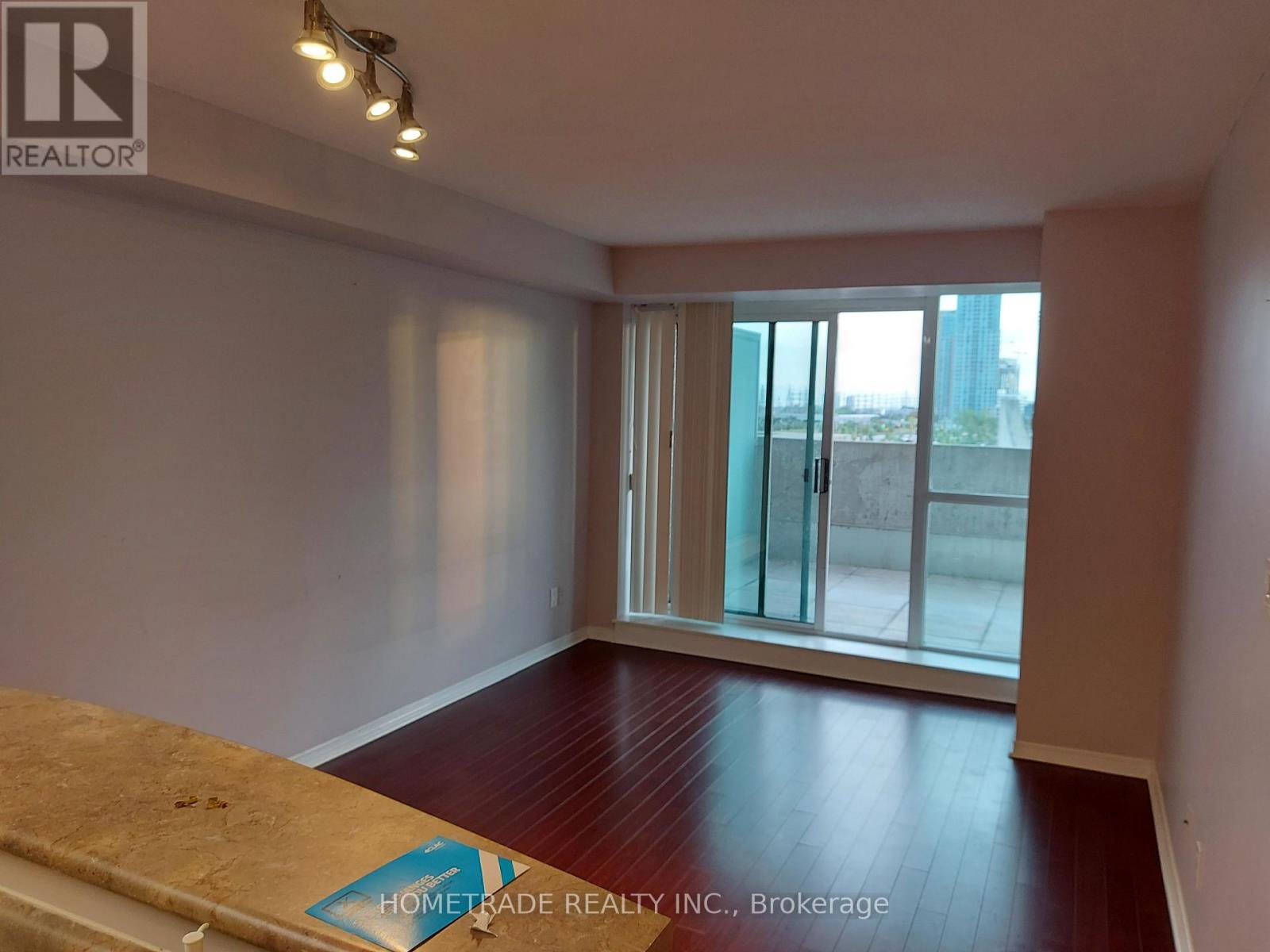 510 - 9 Michael Power Place, Toronto (Islington-City Centre West), Ontario  M9A 0A5 - Photo 3 - W13817840