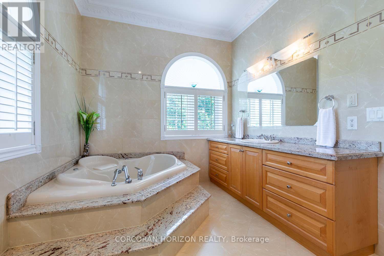 16 Rosegarden Drive, Brampton (Toronto Gore Rural Estate), Ontario  L6P 0E6 - Photo 14 - W13817870