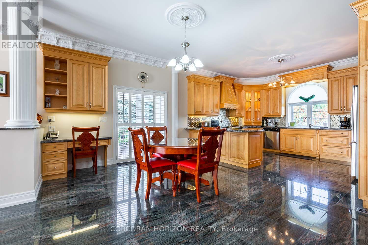 16 Rosegarden Drive, Brampton (Toronto Gore Rural Estate), Ontario  L6P 0E6 - Photo 4 - W13817870