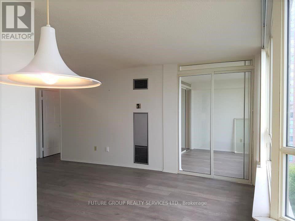 1008 - 55 Elm Drive W, Mississauga, Ontario  L5B 3Z3 - Photo 6 - W13817944