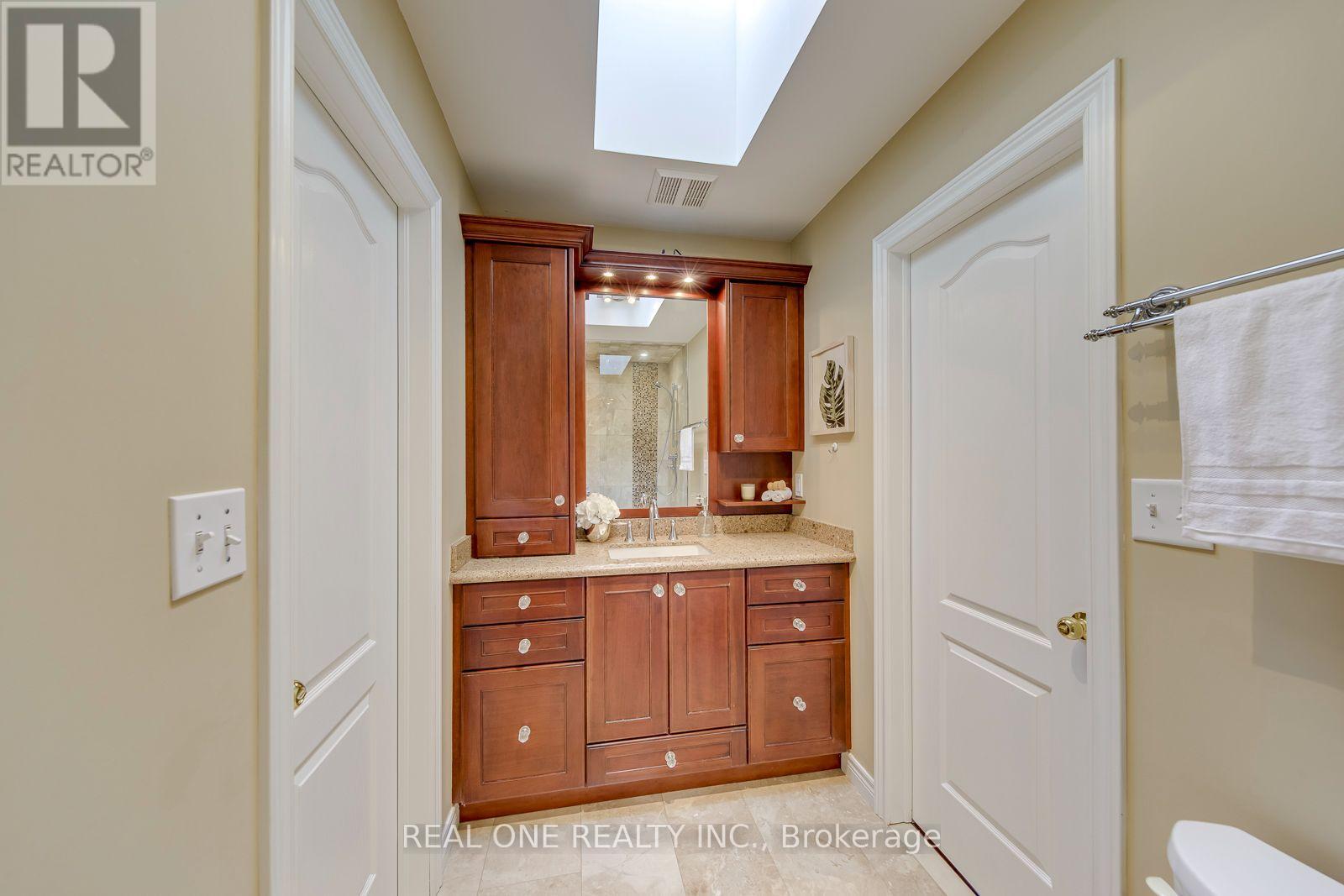 1206 Lindenrock Drive, Oakville, Ontario  L6H 6T4 - Photo 33 - W13817998