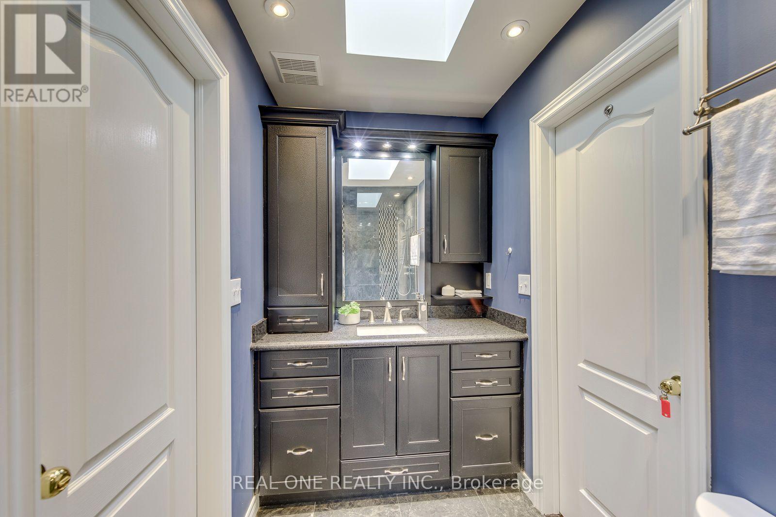 1206 Lindenrock Drive, Oakville, Ontario  L6H 6T4 - Photo 37 - W13817998
