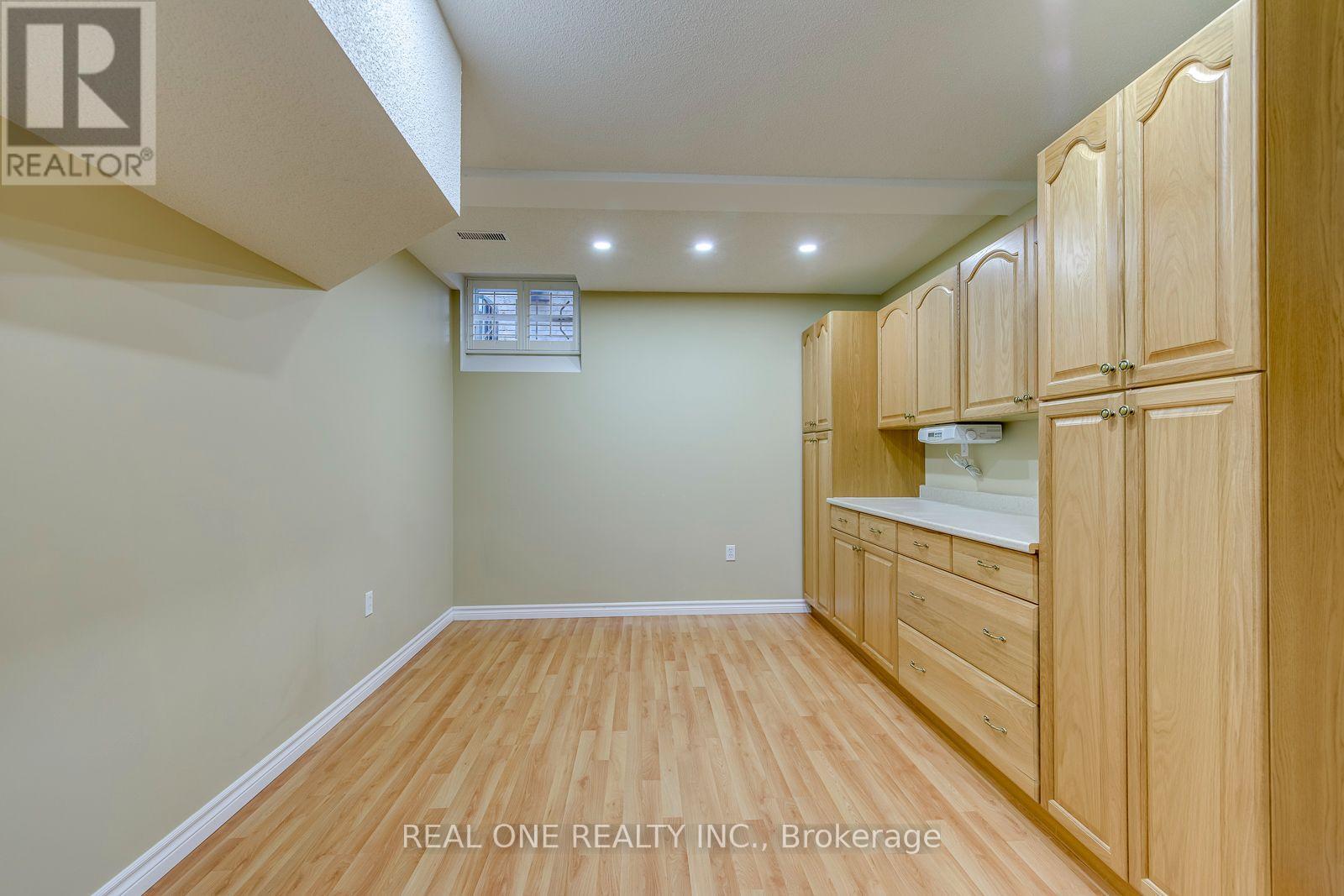 1206 Lindenrock Drive, Oakville, Ontario  L6H 6T4 - Photo 44 - W13817998