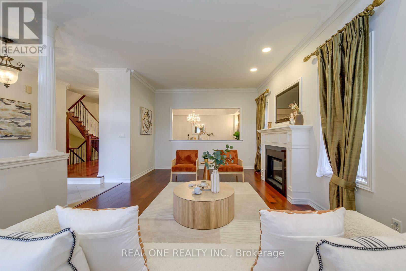 1206 Lindenrock Drive, Oakville, Ontario  L6H 6T4 - Photo 8 - W13817998