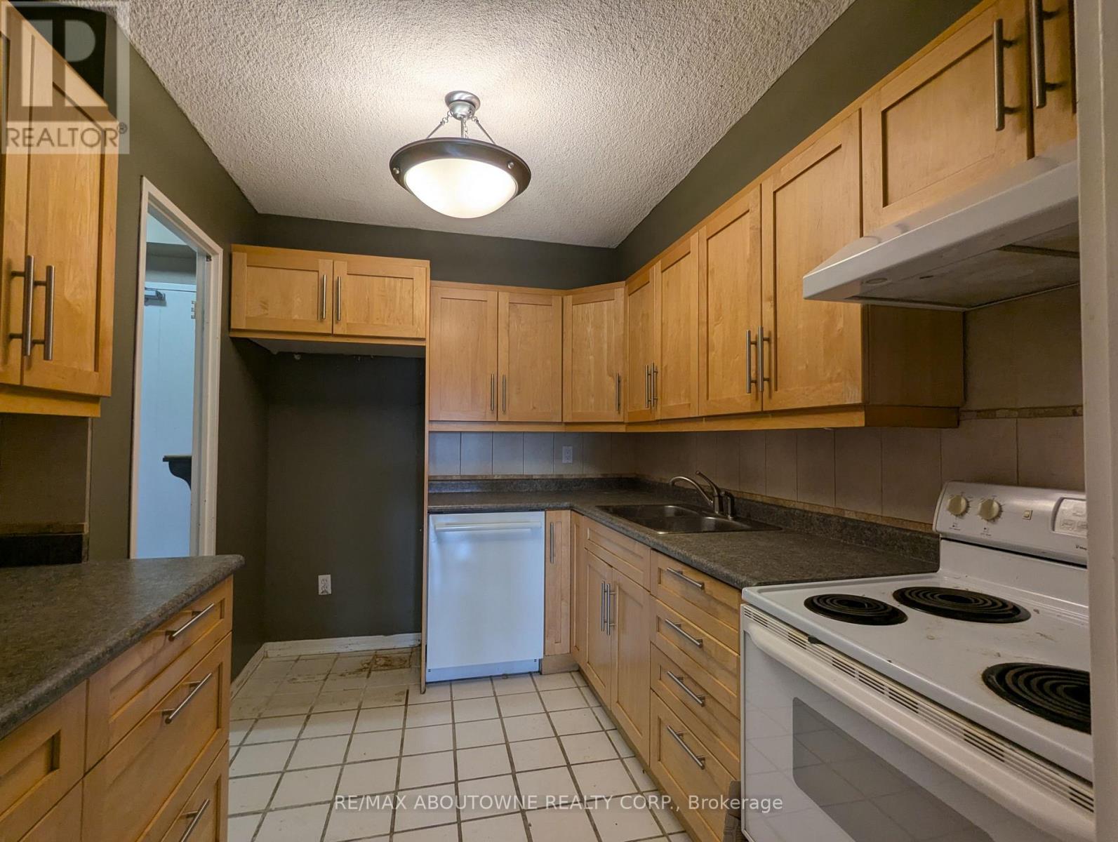 306 - 1359 White Oaks Boulevard, Oakville, Ontario  L6H 2R8 - Photo 10 - W13818032