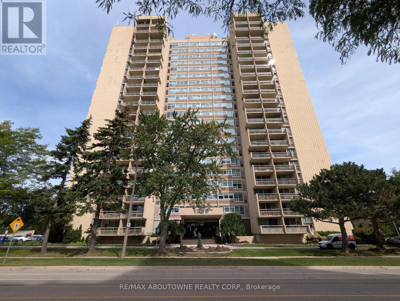 306 - 1359 White Oaks Boulevard, Oakville, Ontario  L6H 2R8 - Photo 2 - W13818032