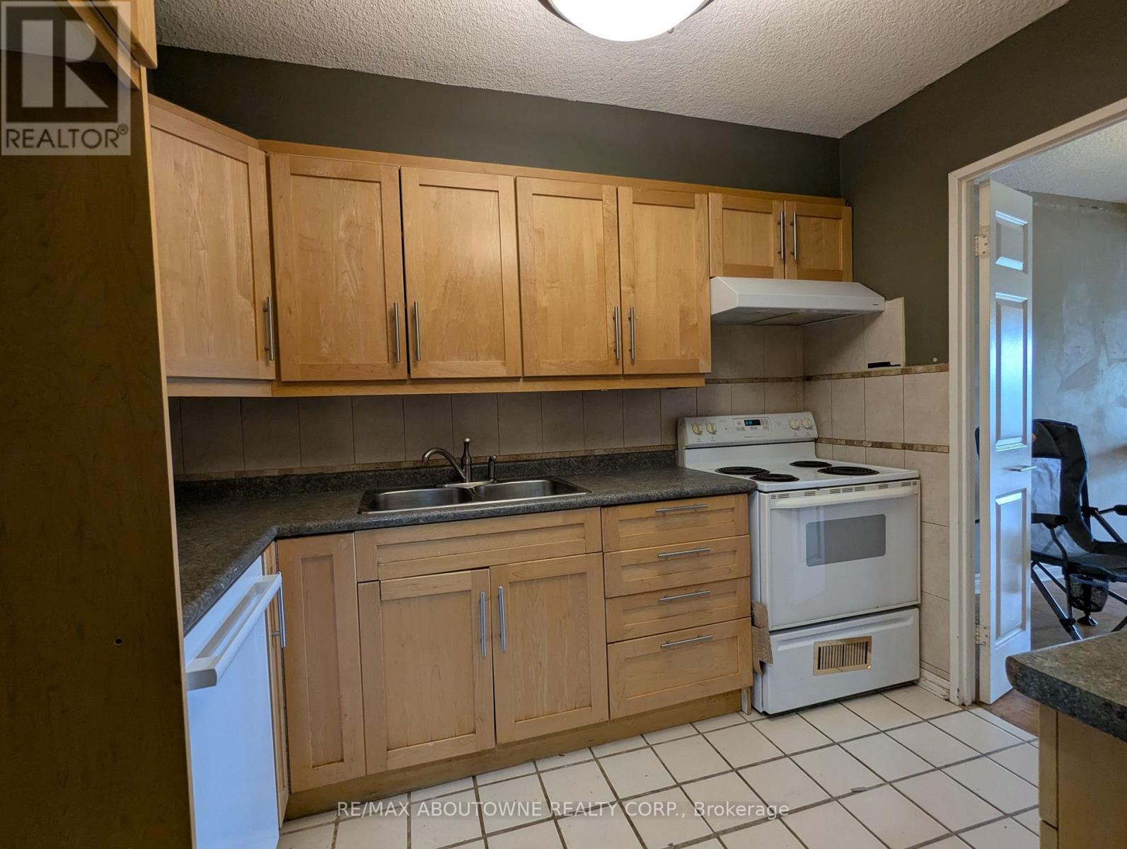306 - 1359 White Oaks Boulevard, Oakville, Ontario  L6H 2R8 - Photo 9 - W13818032