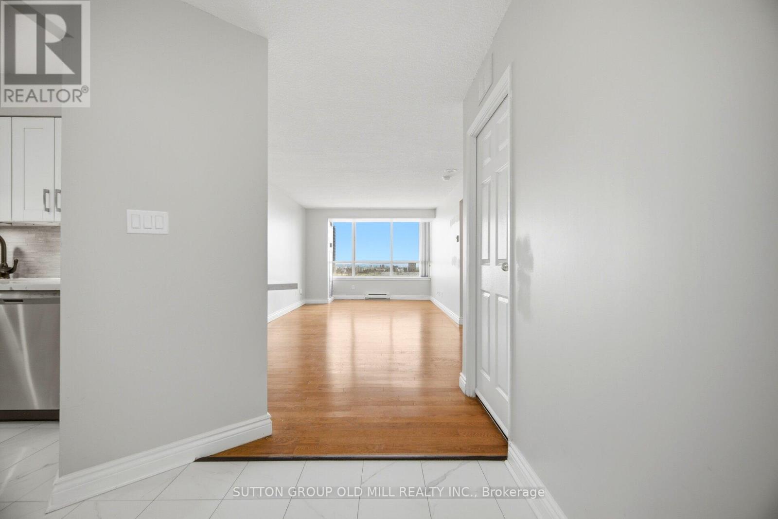 1812 - 3605 Kariya Drive, Mississauga, Ontario  L5B 3J4 - Photo 4 - W13818044