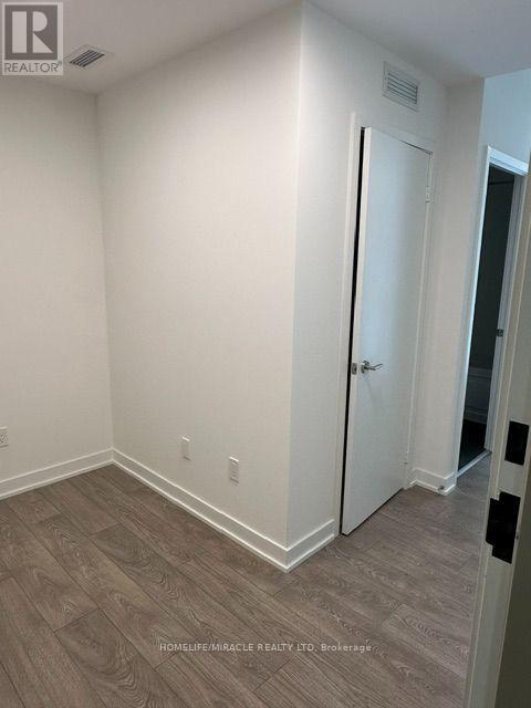 206 - 209 Steeles Avenue, Brampton (Fletcher's Creek South), Ontario  L6Y 0B5 - Photo 12 - W13818086
