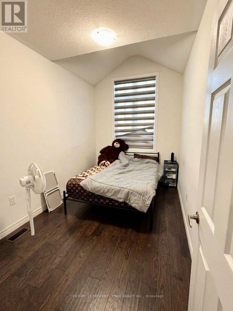 Main/upper - 31 Hashmi Place, Brampton (Credit Valley), Ontario  L6Y 6J9 - Photo 11 - W13818090