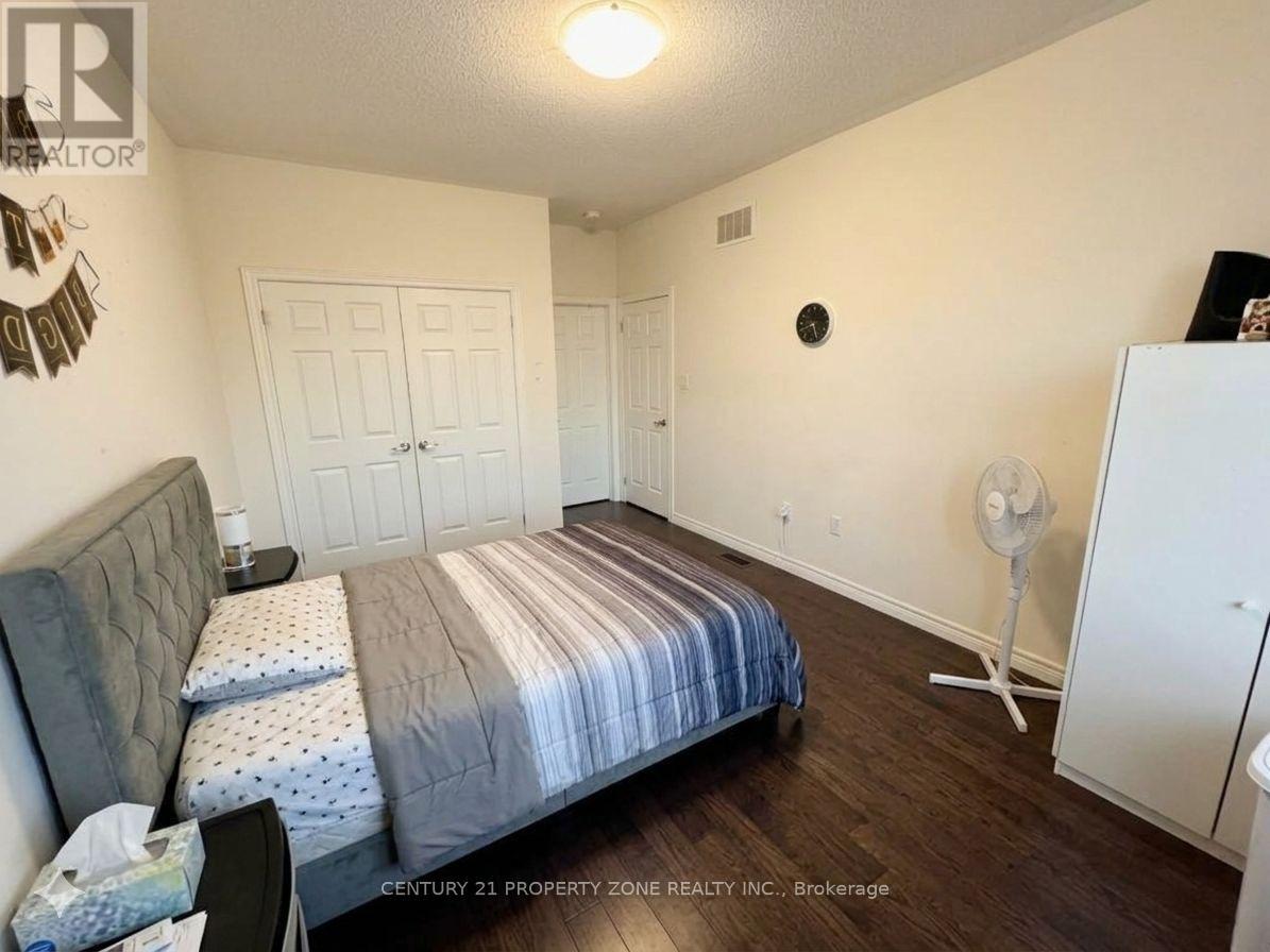 Main/upper - 31 Hashmi Place, Brampton (Credit Valley), Ontario  L6Y 6J9 - Photo 12 - W13818090