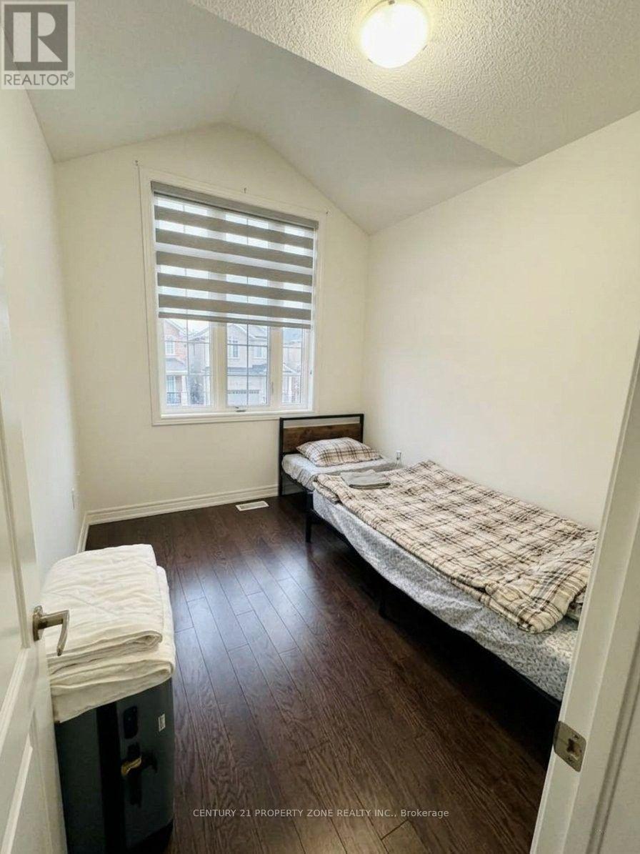 Main/upper - 31 Hashmi Place, Brampton (Credit Valley), Ontario  L6Y 6J9 - Photo 15 - W13818090