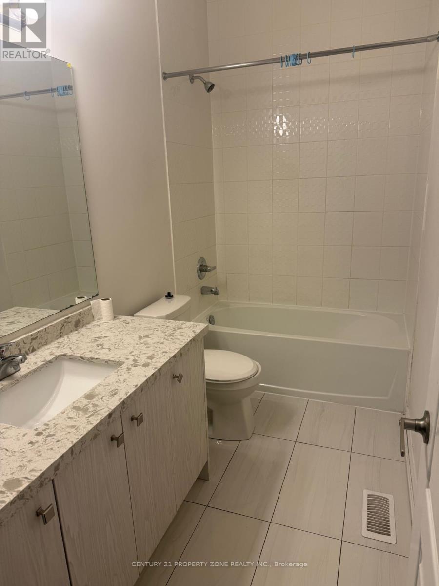 Main/upper - 31 Hashmi Place, Brampton (Credit Valley), Ontario  L6Y 6J9 - Photo 17 - W13818090