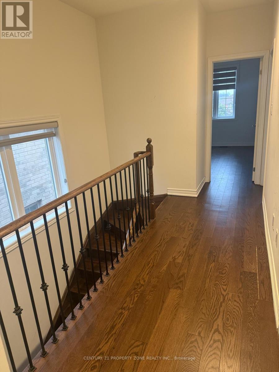 Main/upper - 31 Hashmi Place, Brampton (Credit Valley), Ontario  L6Y 6J9 - Photo 18 - W13818090