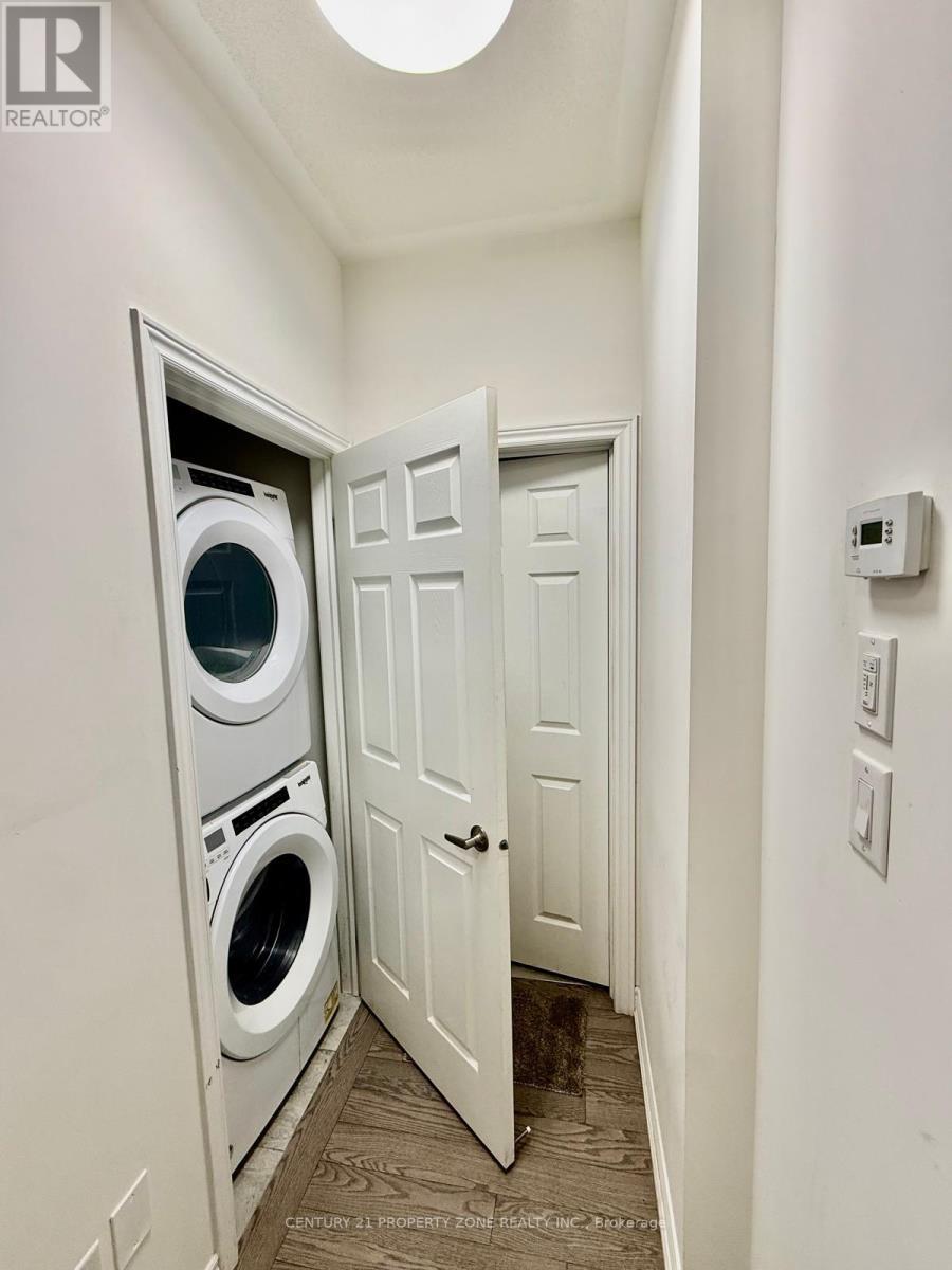 Main/upper - 31 Hashmi Place, Brampton (Credit Valley), Ontario  L6Y 6J9 - Photo 20 - W13818090