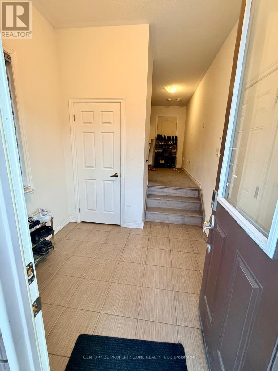 Main/upper - 31 Hashmi Place, Brampton (Credit Valley), Ontario  L6Y 6J9 - Photo 3 - W13818090