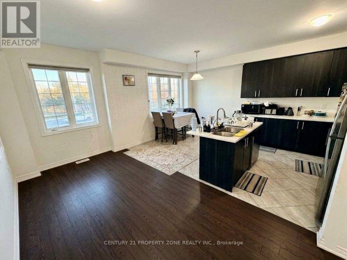 Main/upper - 31 Hashmi Place, Brampton (Credit Valley), Ontario  L6Y 6J9 - Photo 5 - W13818090