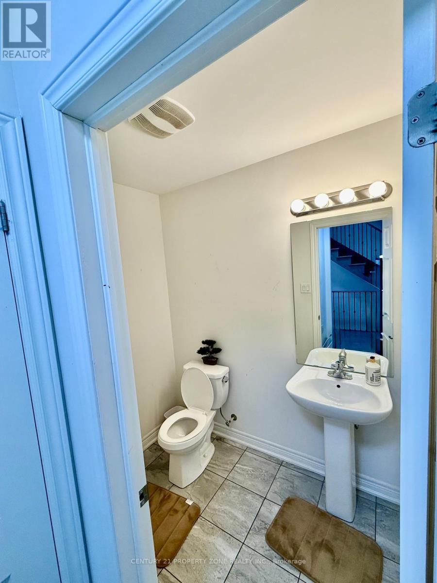 Main/upper - 31 Hashmi Place, Brampton (Credit Valley), Ontario  L6Y 6J9 - Photo 7 - W13818090