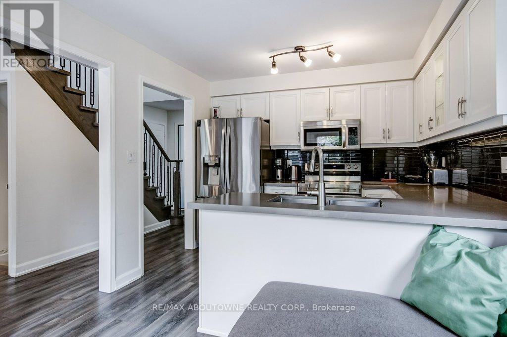 2183 Birchleaf Lane, Burlington (Orchard), Ontario  L7L 6G8 - Photo 12 - W13818100