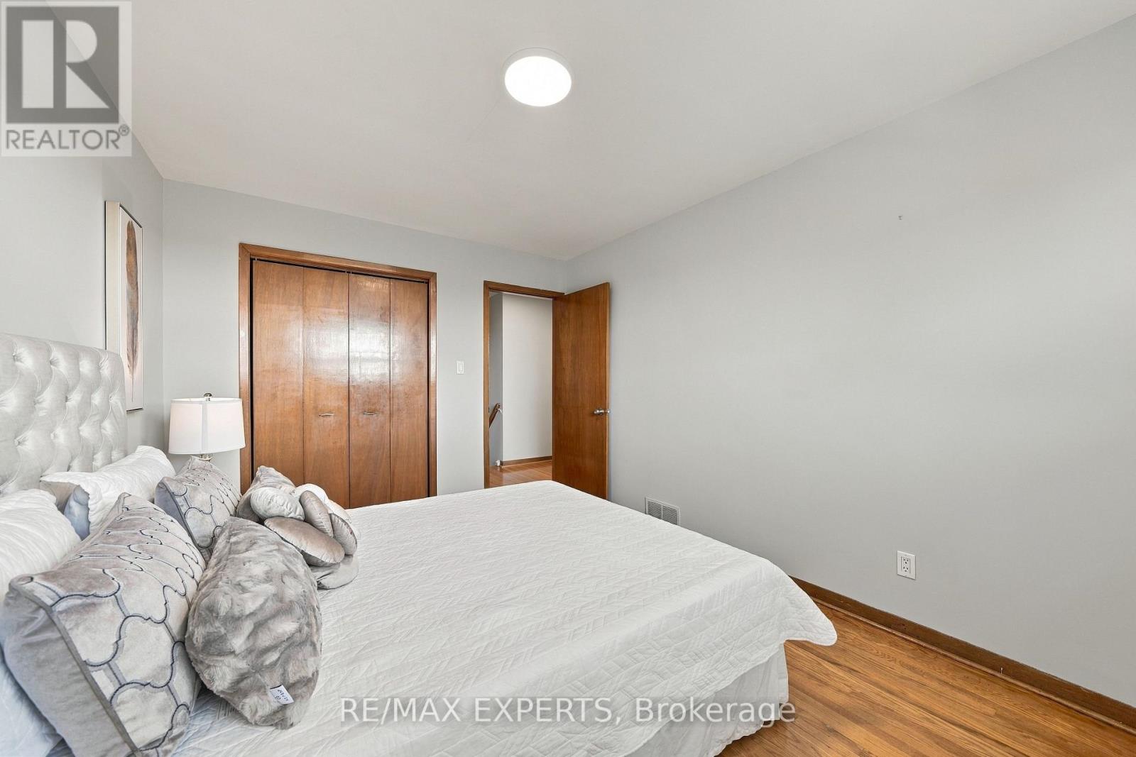12 Paradelle Crescent, Toronto, Ontario  M3N 1E4 - Photo 20 - W13818108